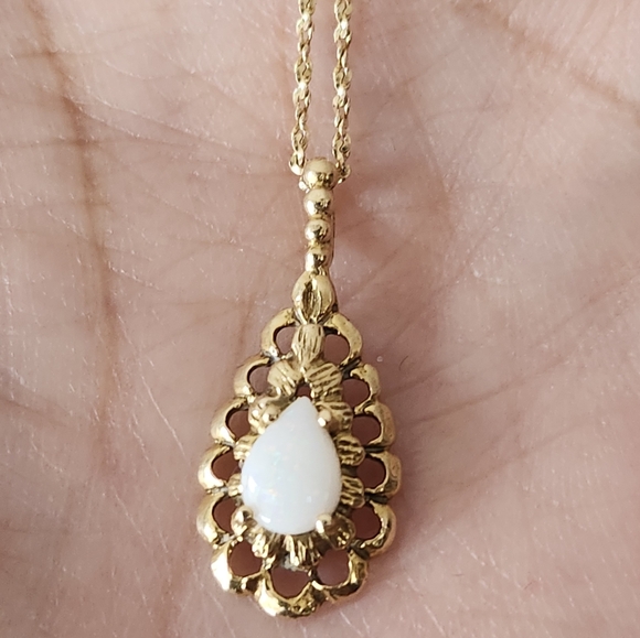 14k gold pendant and chain with real opal - Picture 2 of 10